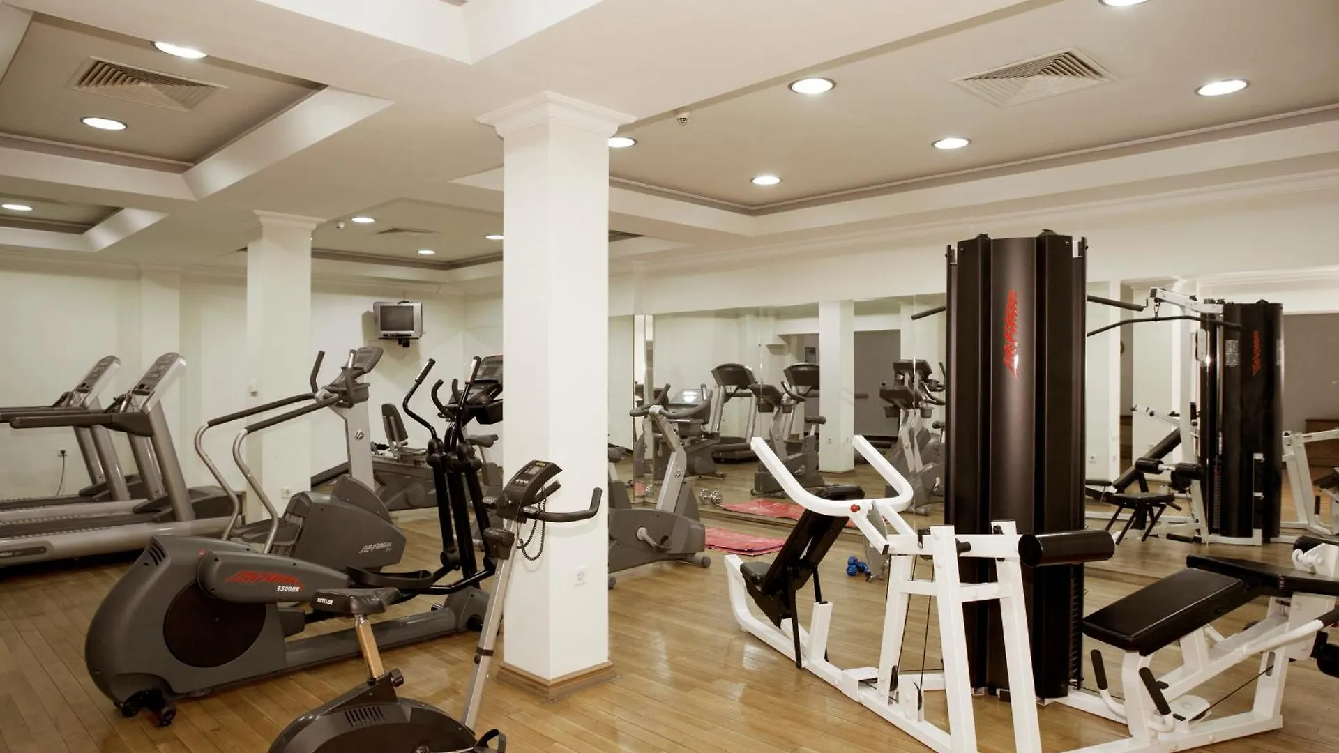 Hotel Ramada By Wyndham Plovdiv Trimontium 4*,